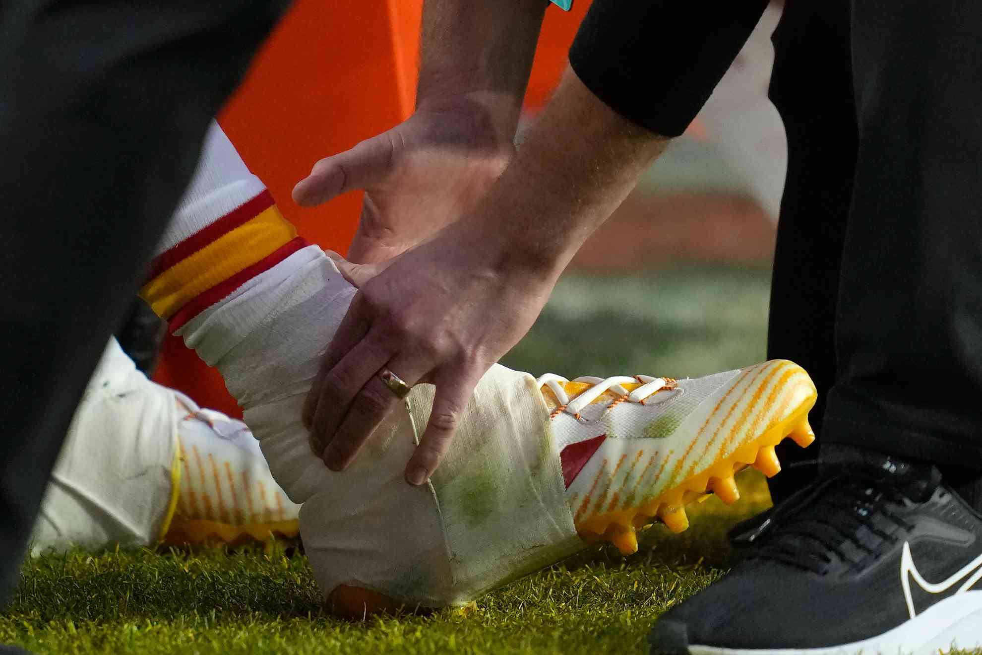Patrick Mahomes right ankle.
