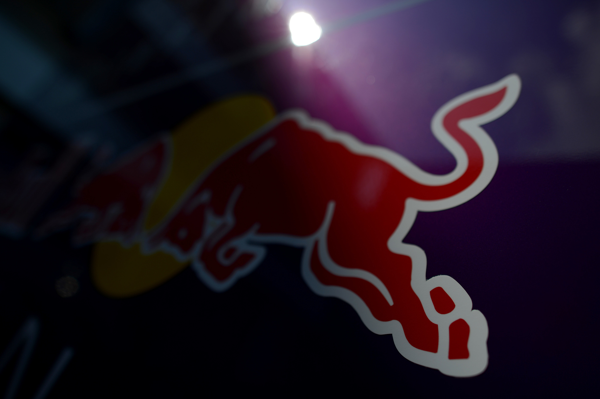El logo de Red Bull, tambin presente en la F1.