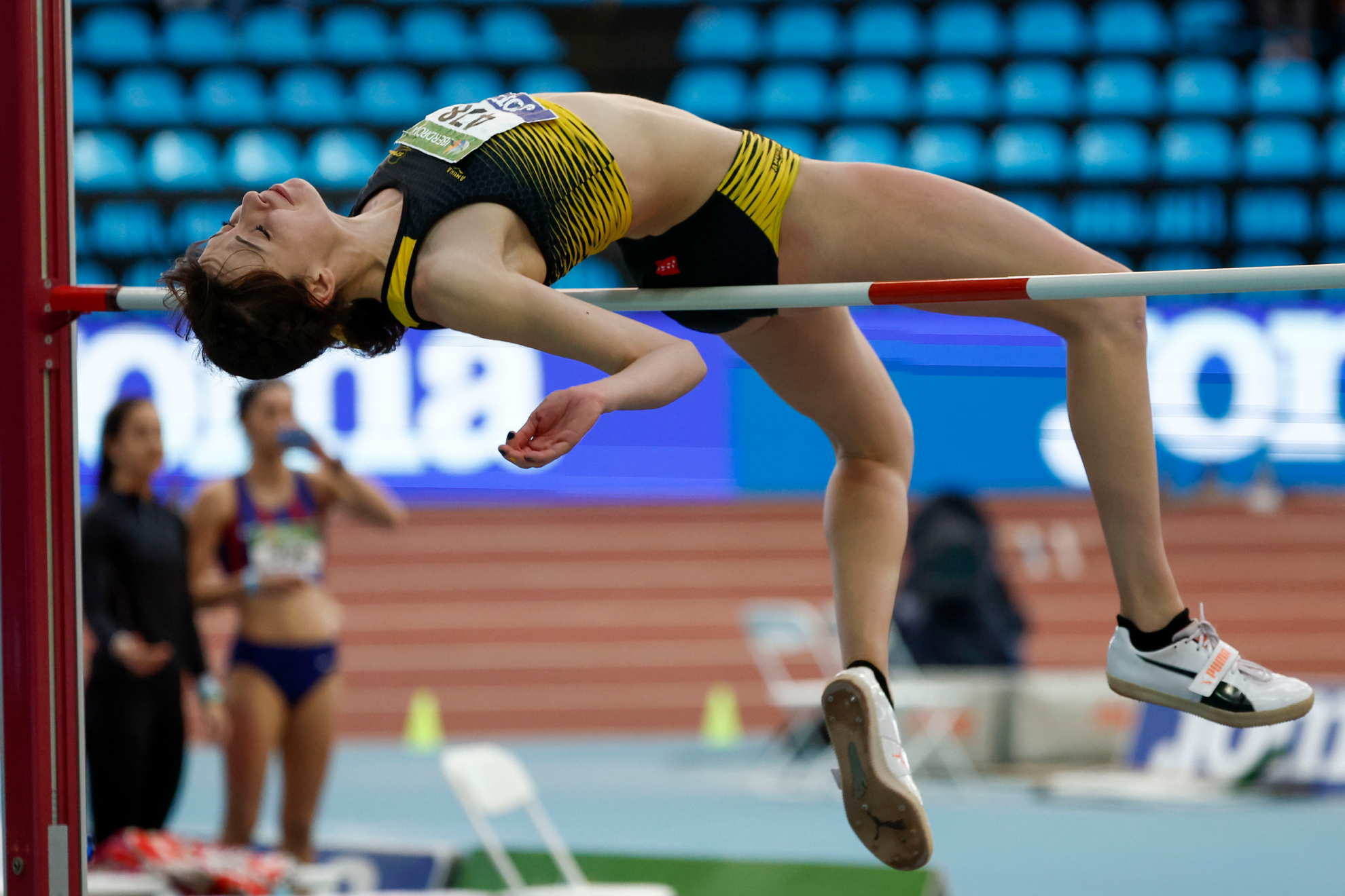 La atleta Andrea Medina en la prueba de altura pentatln femenino del Campeonato de Espaa de atletismo en pista cubierta, que se disputa en el Polideportivo Gallur de Madrid.