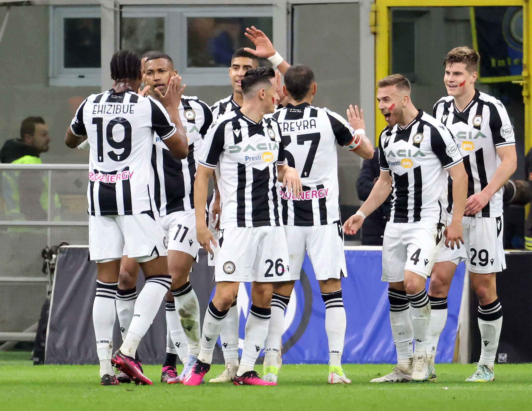 Udinese celebra un gol en Serie A.