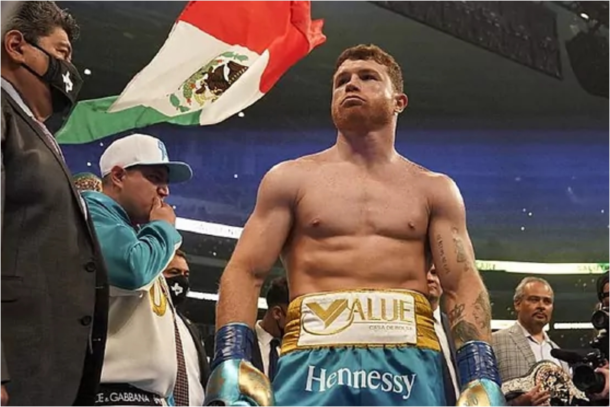Canelo Álvarez confirmó este lunes que volverá a pelear en México.