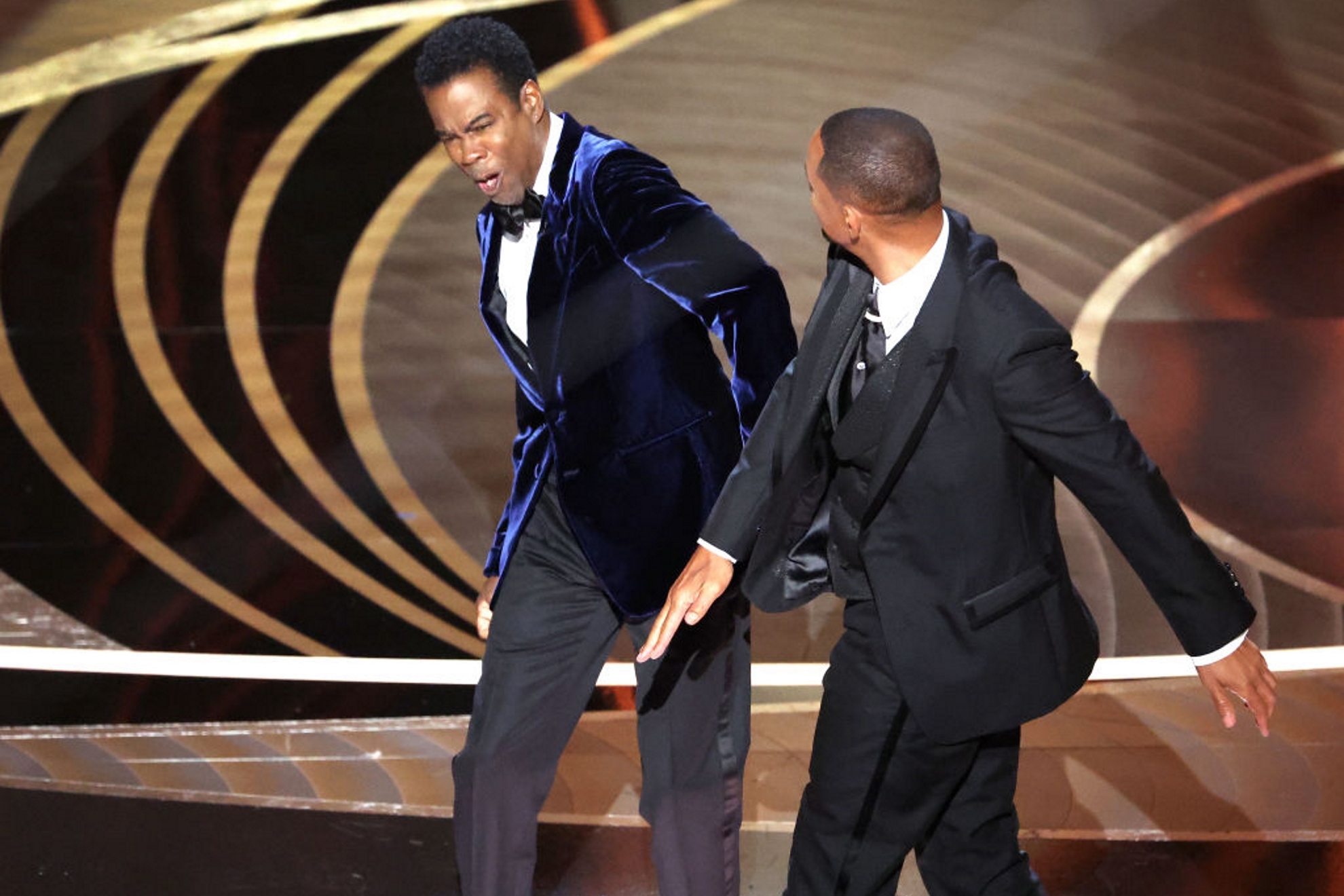 Will Smith abotea a Chris Rock en la gala de los Oscar.