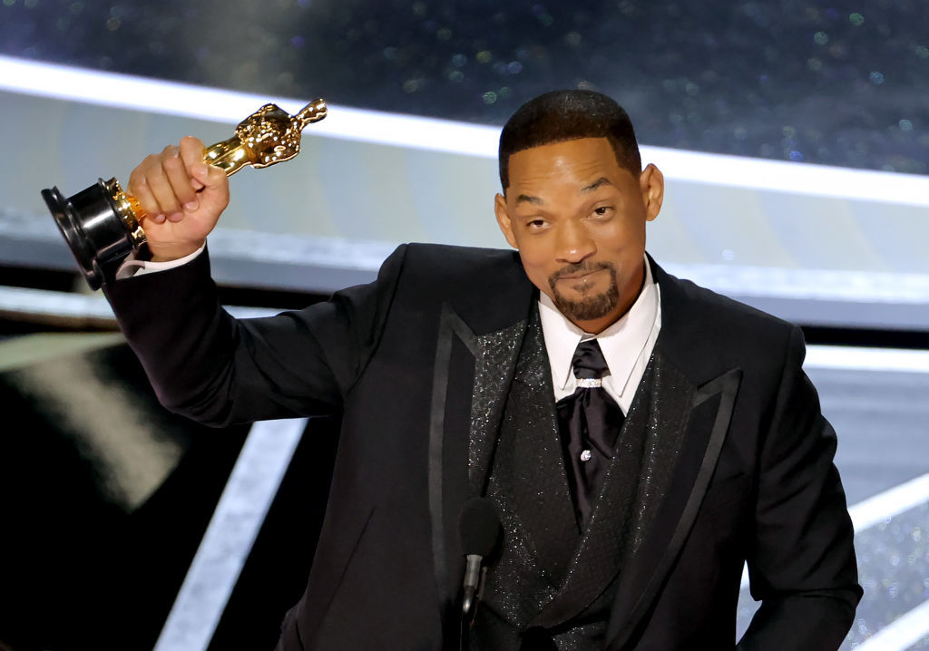Will Smith toma con humor la bofetada a Chris Rock y presume su Oscar