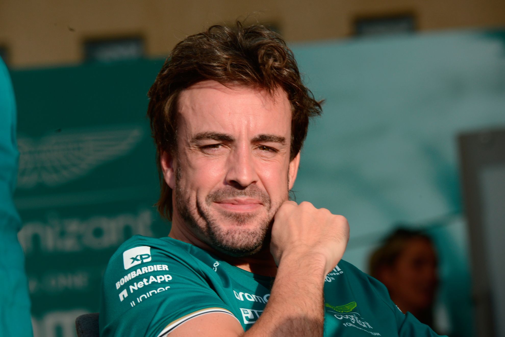 Fernando Alonso, sonriente en Bahrin.
