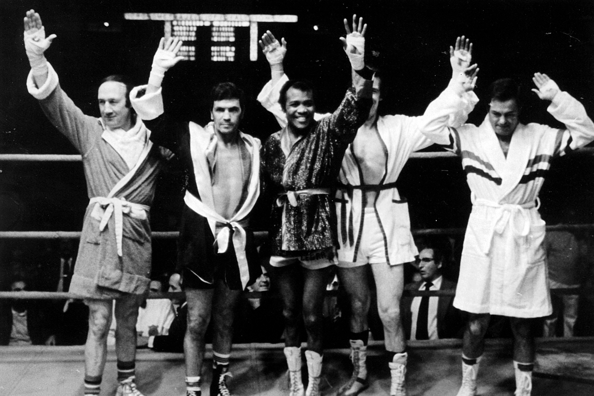 Tony Ortiz, Miguel Velázquez, Pepe Legrá, Luis Folledo y Pedro Carrasco, en el Palacio de los Deportes (1981) en el homenaje a Legrá.