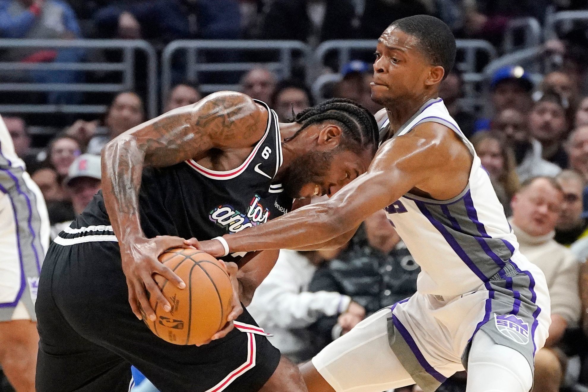 Kings defeat Clippers in double overtime