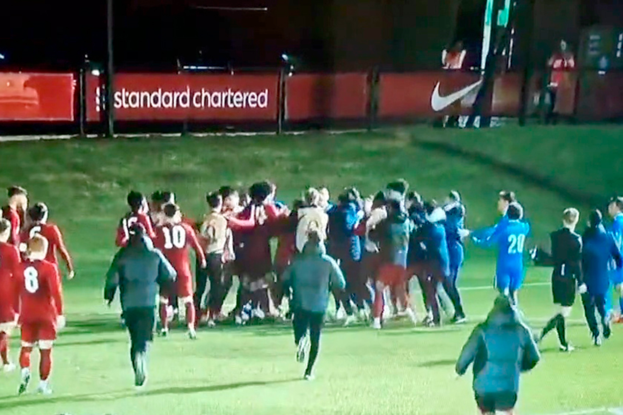 La vergonzosa pelea en la Youth League entre el Liverpool y Porto