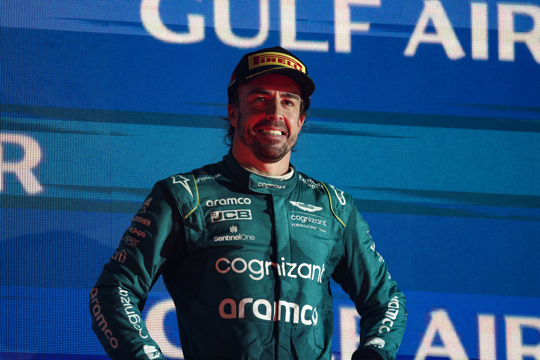 Fernando Alonso, en el podio del Gran Premio de Bahréin.