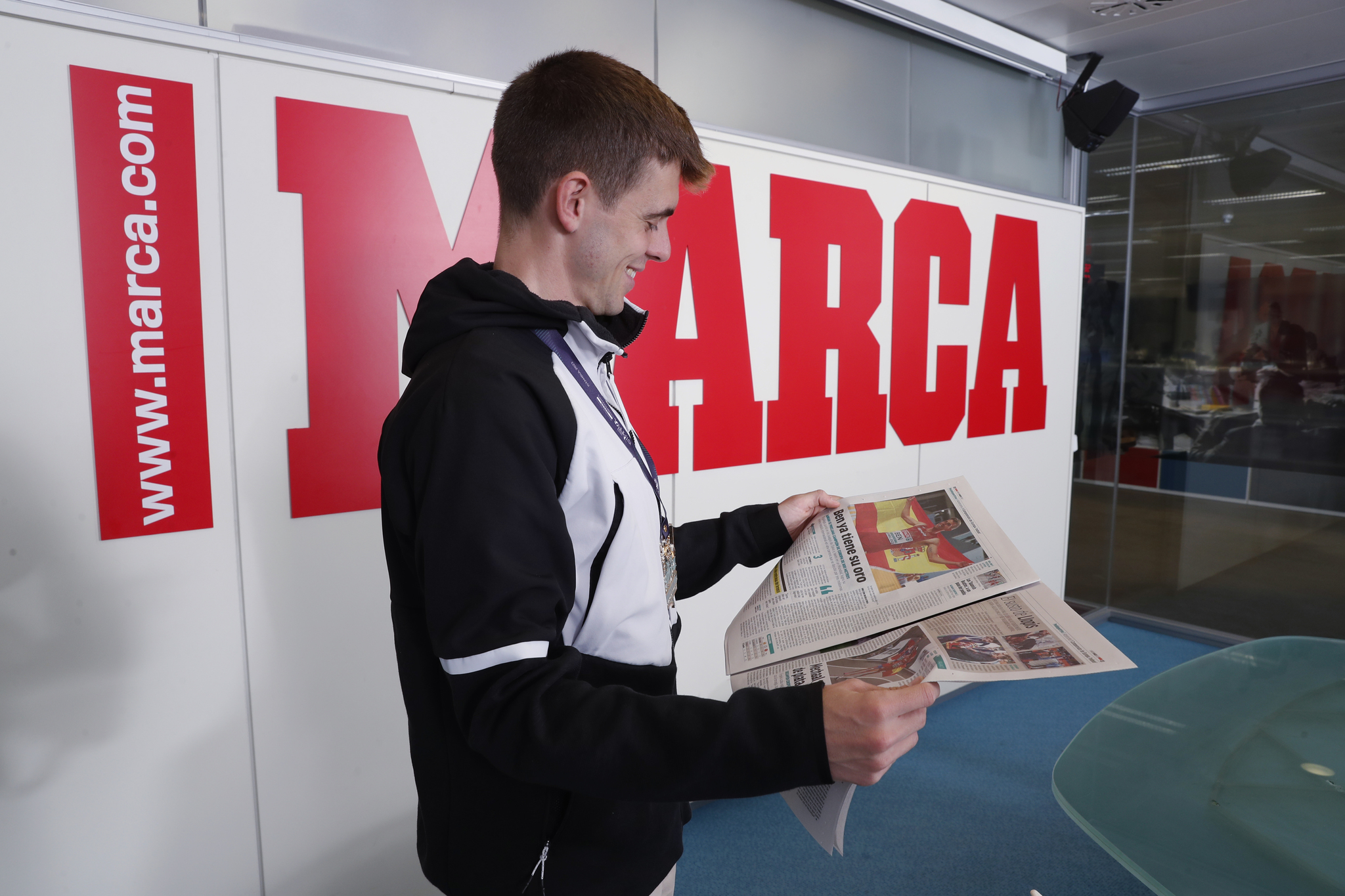 Adrin Ben lee la crnica de su oro europeo en el diario MARCA de este lunes.