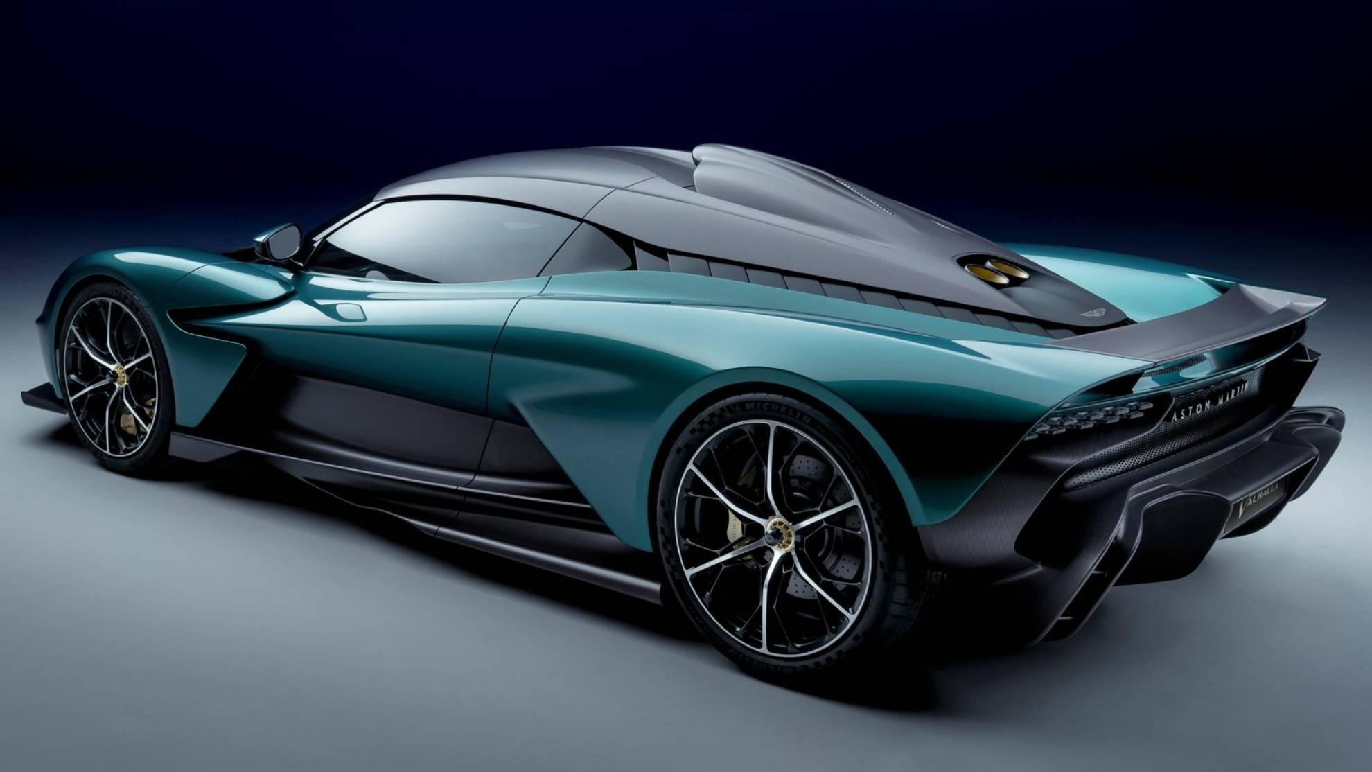 El Valhalla estrenará la tecnología híbrida enchufable en Aston Martin.