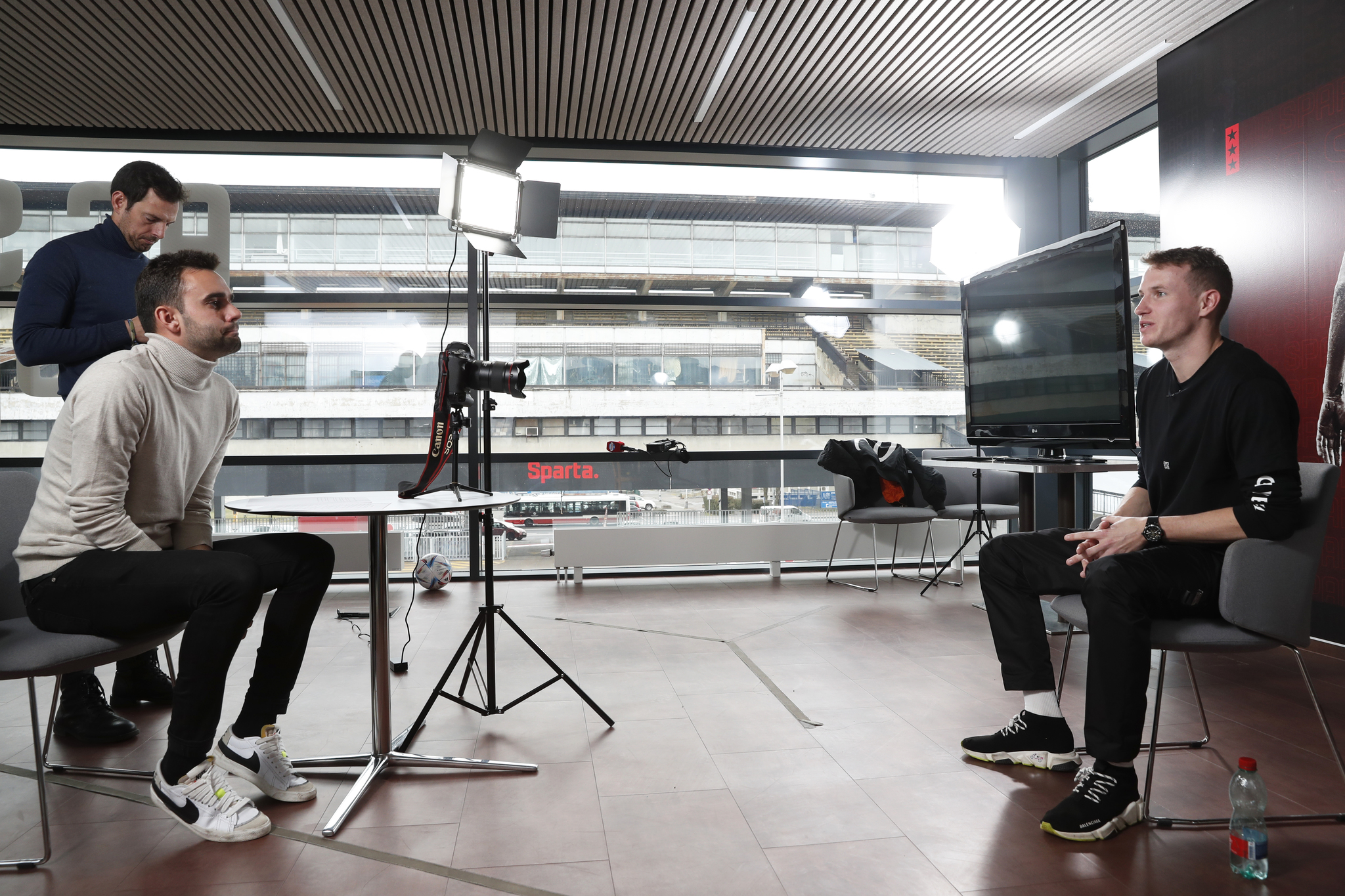 Jantko during the interview in Prague with MARCA journalists.