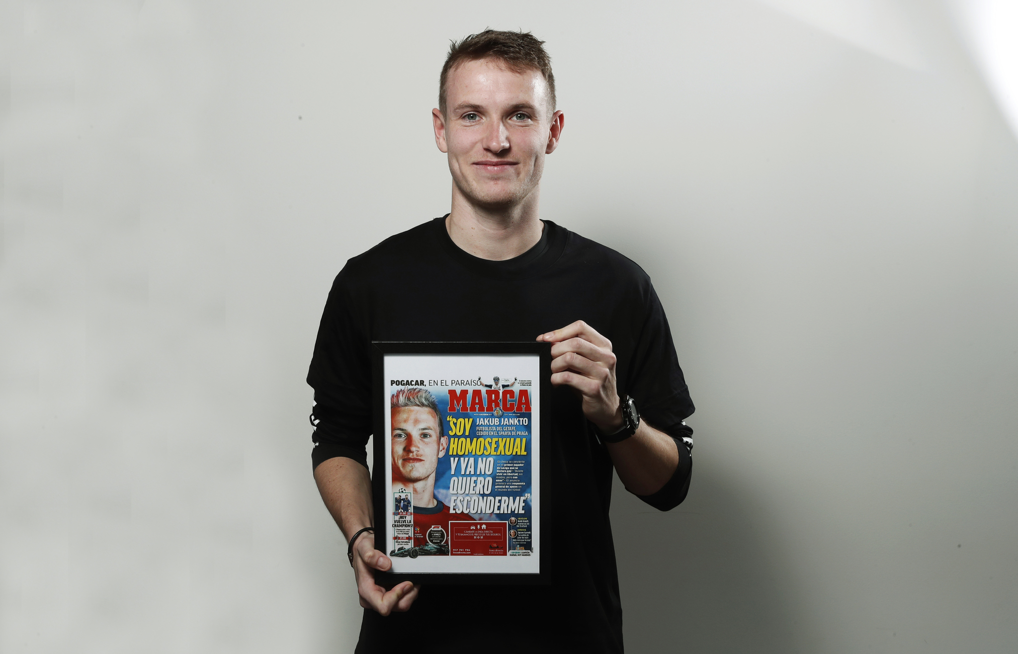 Jantko, with the cover of MARCA.