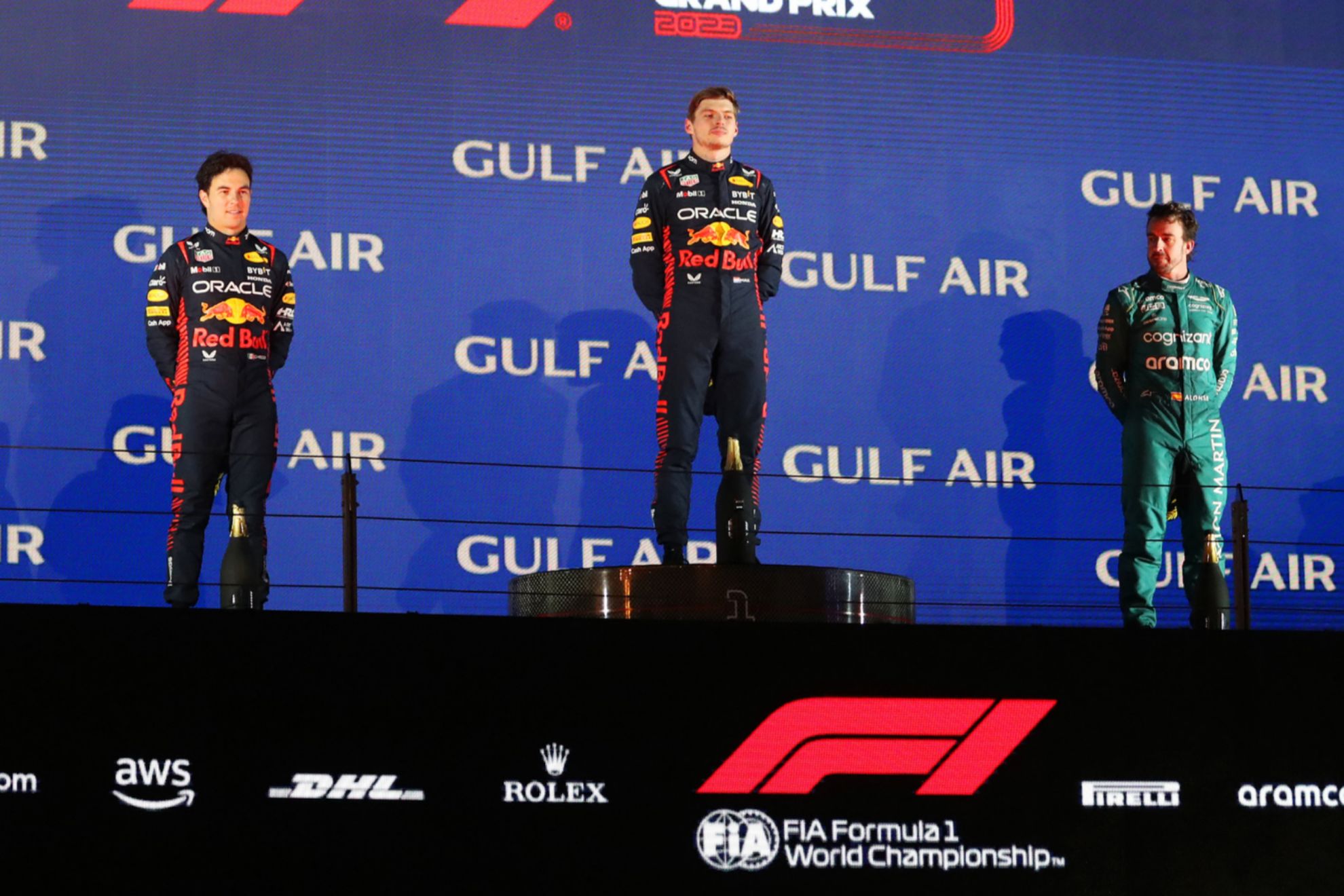 Alonso acompa a los dos Red Bull en el podio de Bahrin.