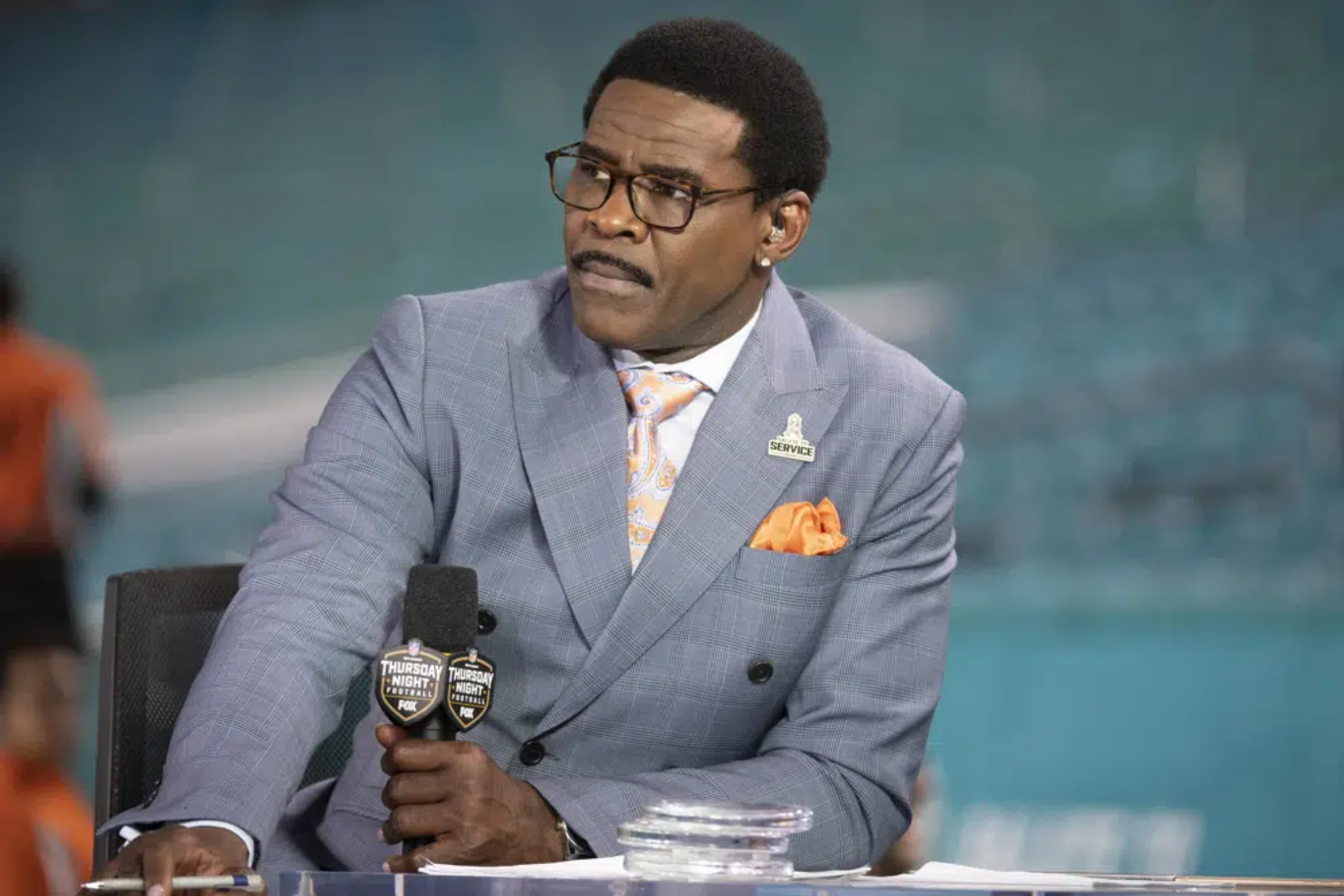 Michael Irvin is suing Marriot for $100 million.