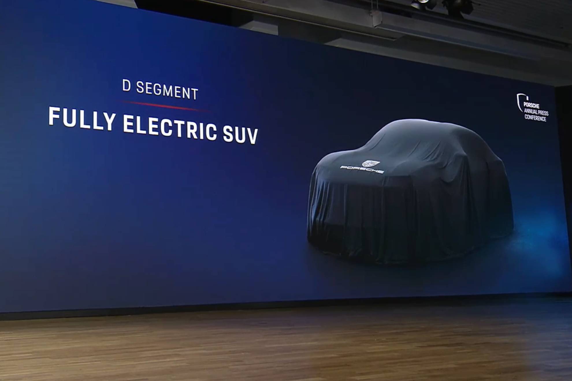 El nuevo modelo eléctrico de Porsche será un gran SUV del segmento D.