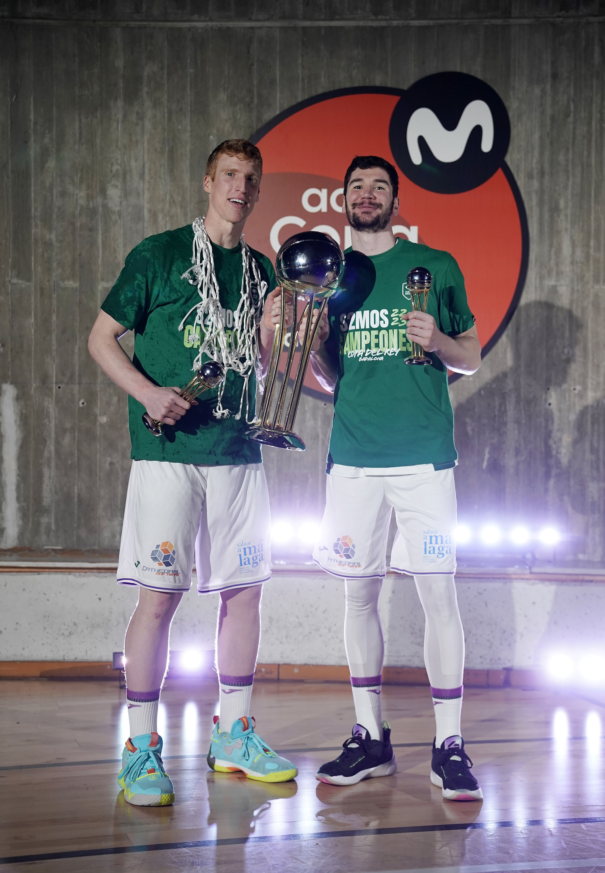 Alberto Daz y Daro Brizuela, con el trofeo de la Copa del Rey.