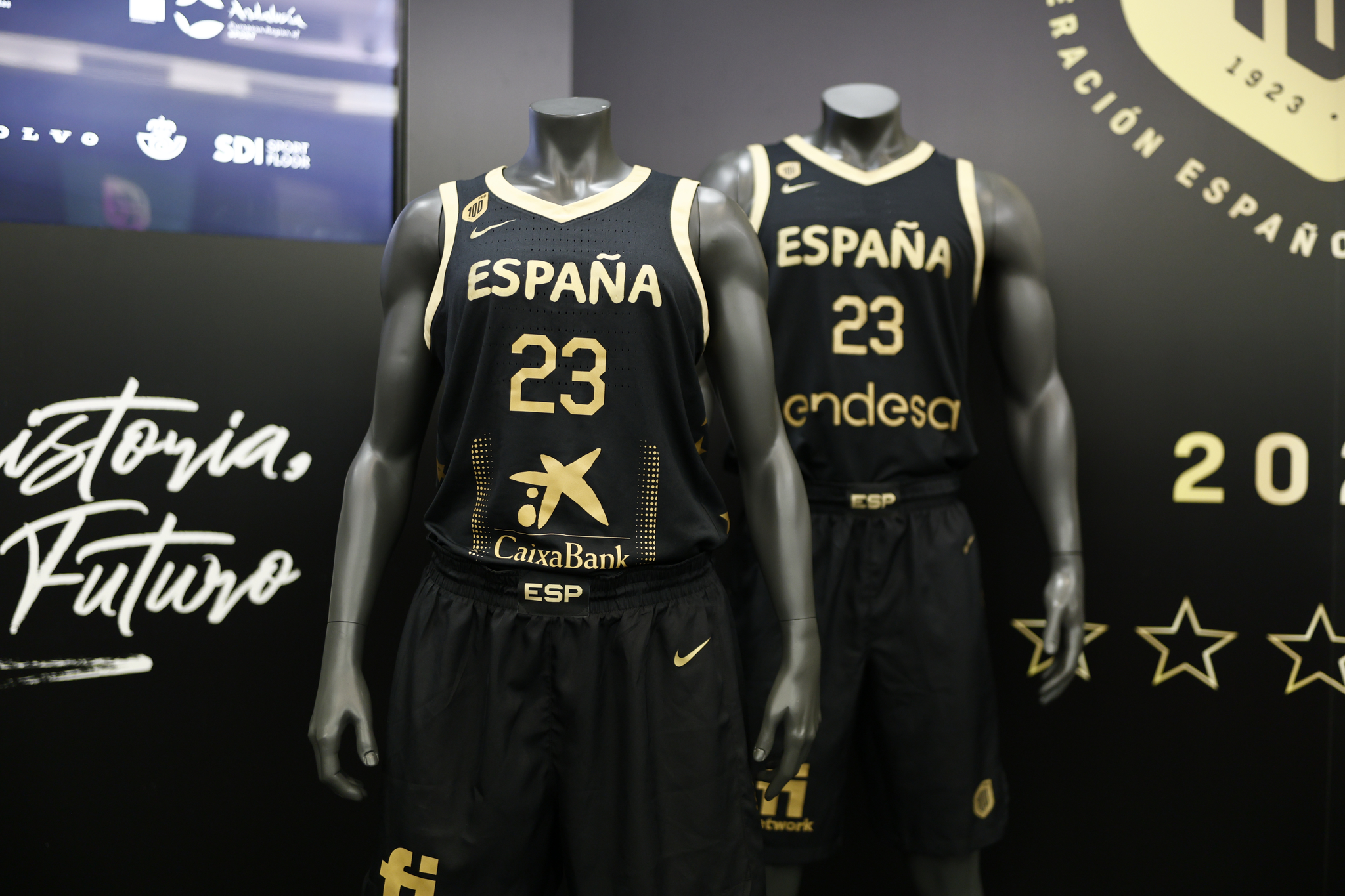 Incentivo Nota dólar estadounidense Selección España Baloncesto: España jugará de negro y oro con motivo del  Centenario de la FEB | Marca