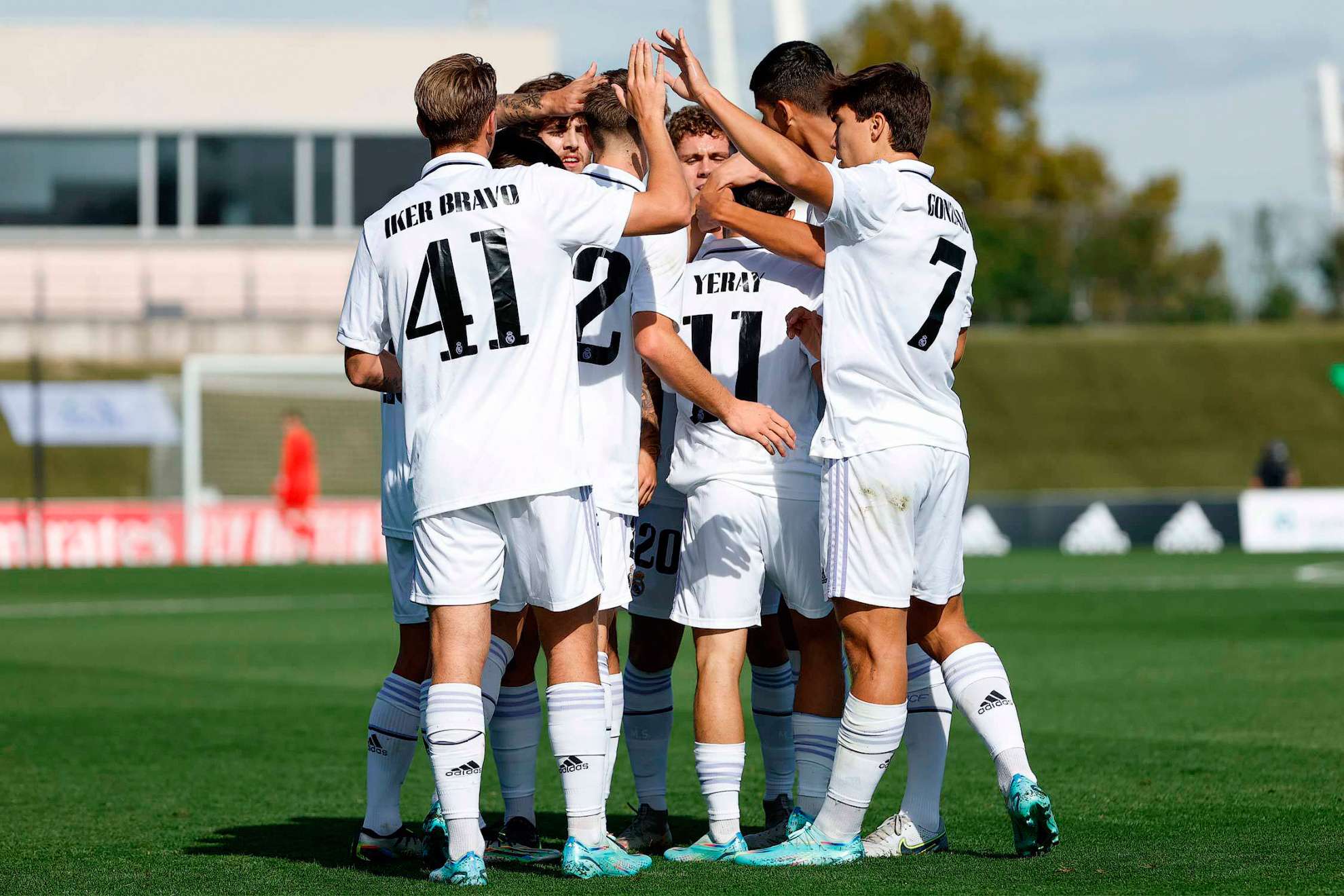 Los jugadores del juvenil del Real Madrid celebran un gol en esta Youth League.