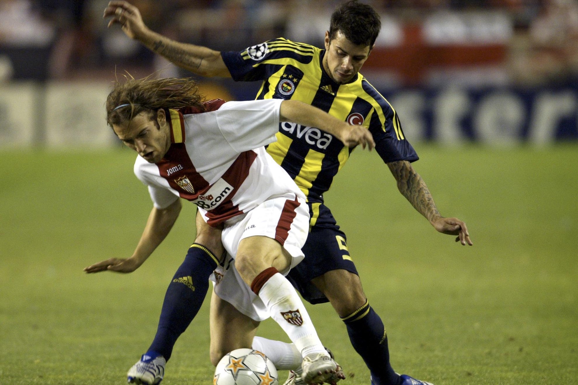 Diego Capel y Kezman, en la eliminatoria de 2008 Sevilla - Fenerbahçe.