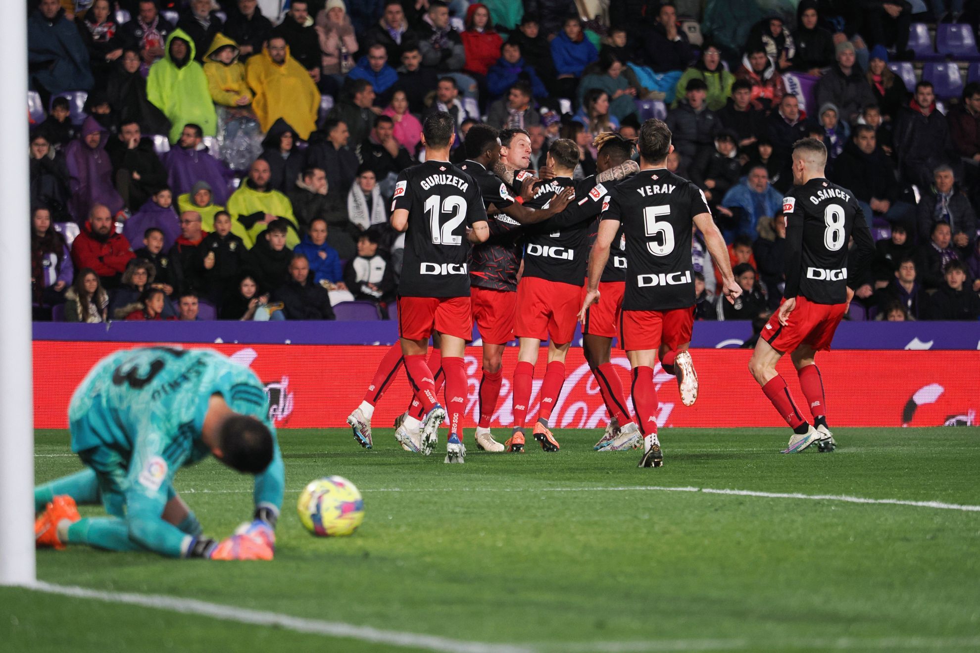 Los jugadores del Athletic celebran un gol en Valladolid.