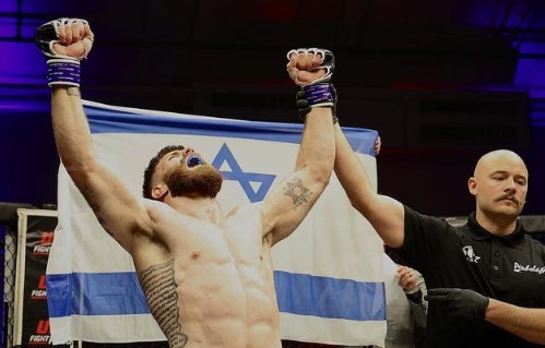 El israelí Aronov gana a su rival antisemita, que le había amenazado con fotos de Hitler
