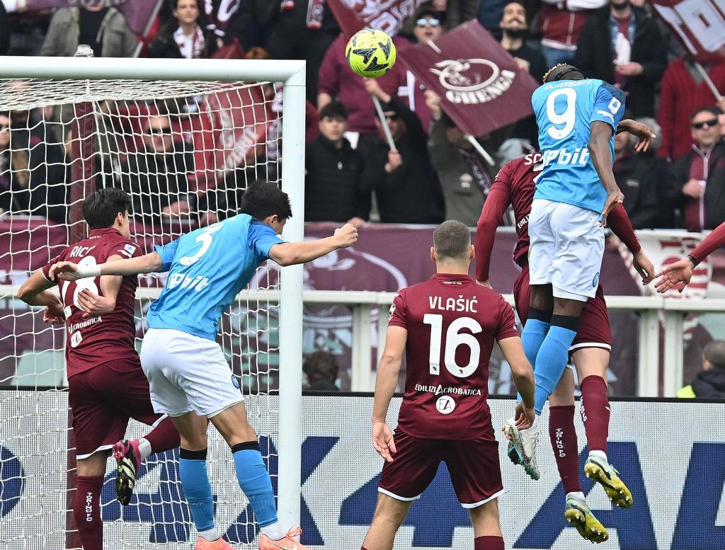'Chucky' y Napoli más cerca del Scudetto: victoria 0-4 al Torino