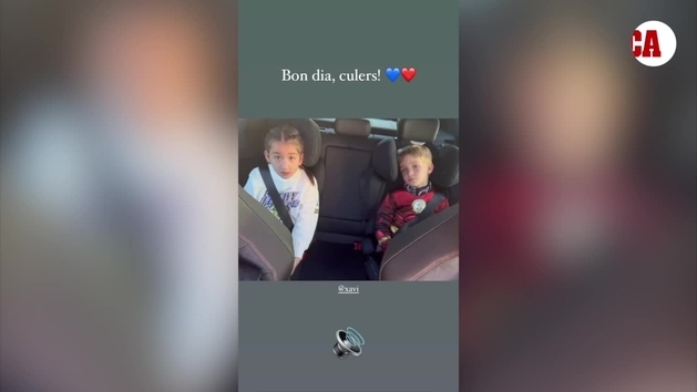 Ni el sueño puede con los hijos de Xavi: así cantan el himno del Barça tras ganar el Clásico