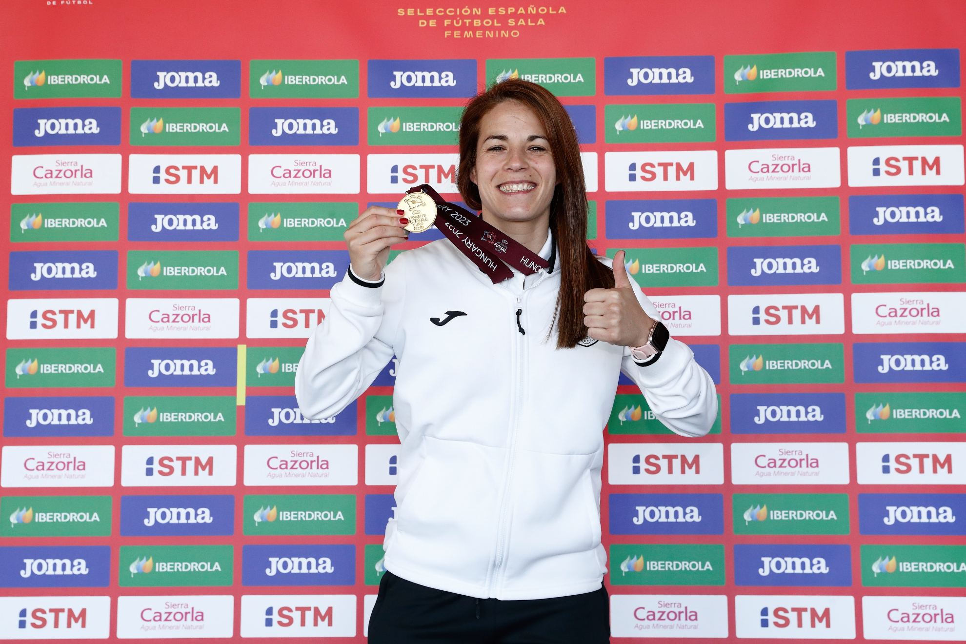 Patricia González 'Peke' posa con su medalla de campeona de Europa / RFEF