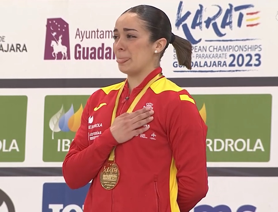 Paola García, en el podio con el oro.