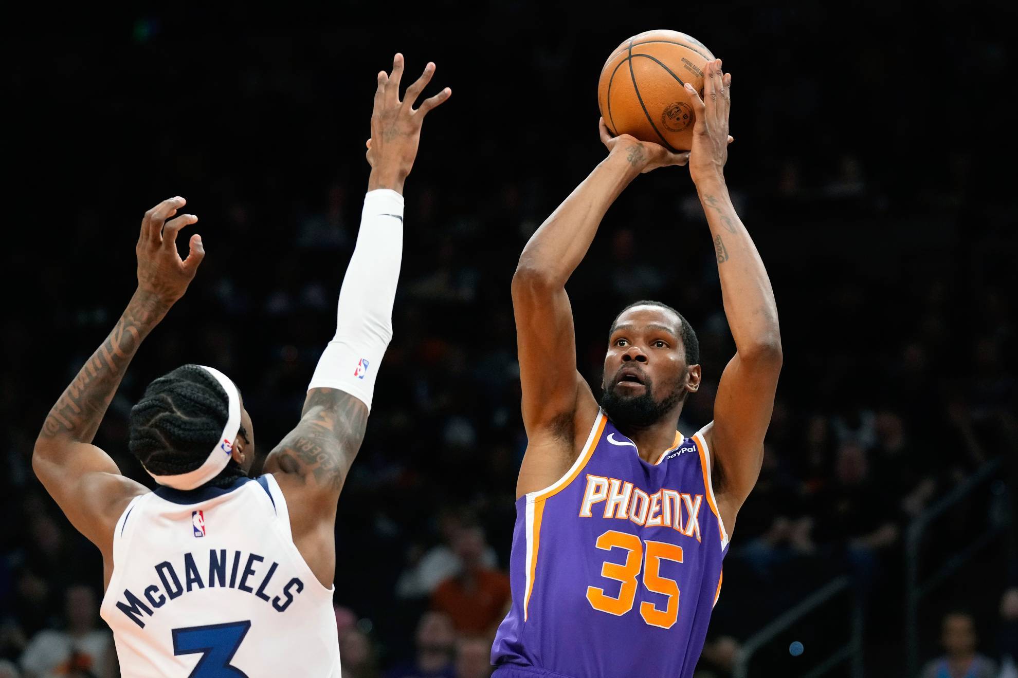 Kevin Durant por fin se estrena en casa después de firmar por los Suns hace 50 días