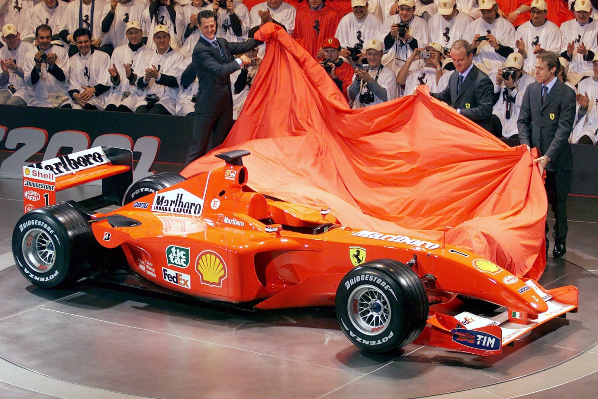 Michael Schumacher y la Ferrari que sale a subasta.