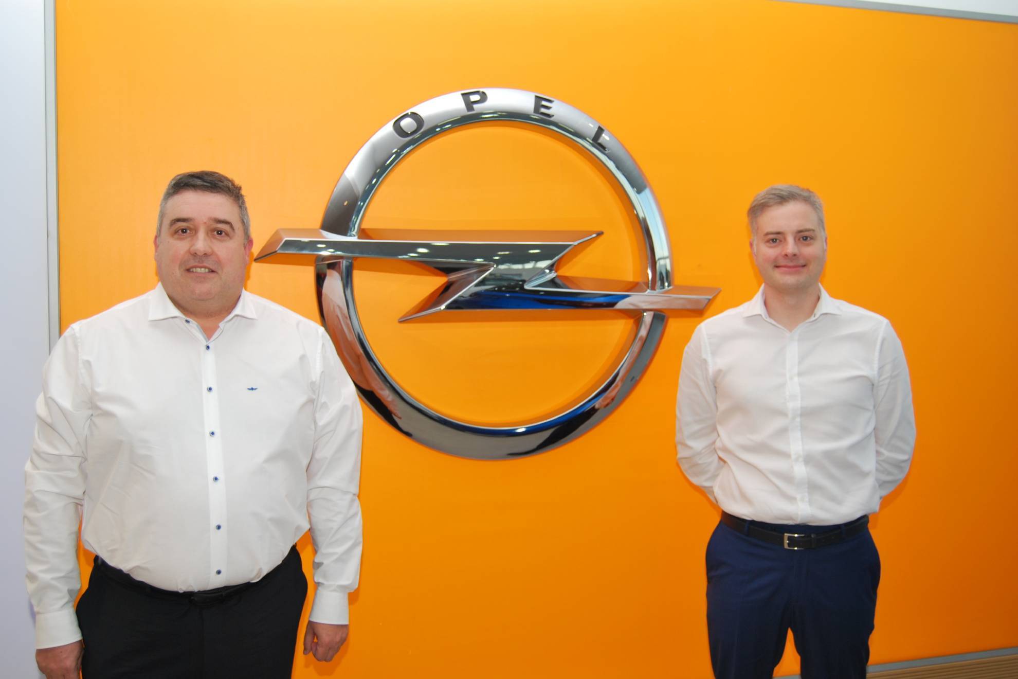 Velasco y Hoces representarán a Opel en el CEEA
