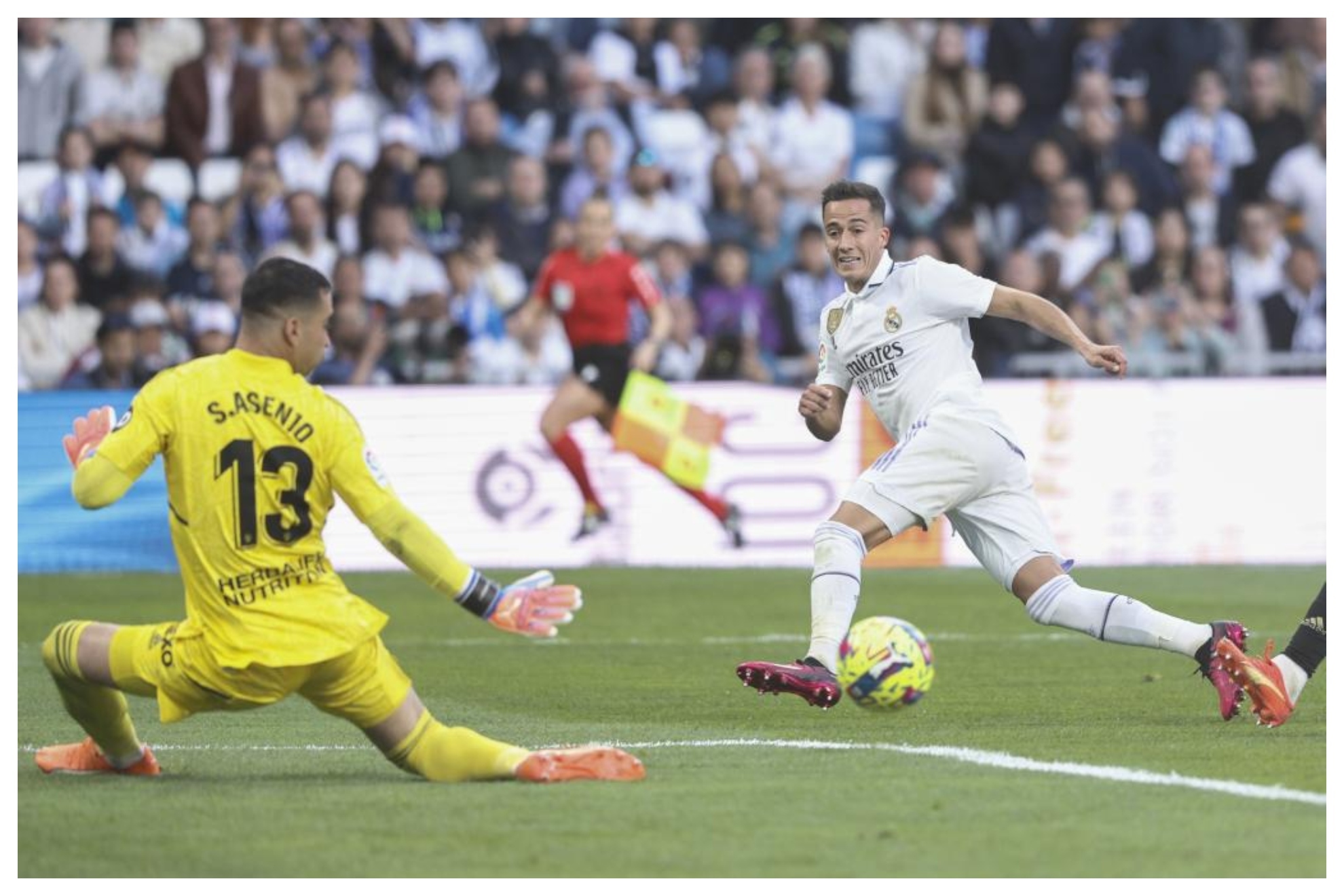 Lucas Vzquez marca el sexto gol del Real Madrid ante el Valladolid.