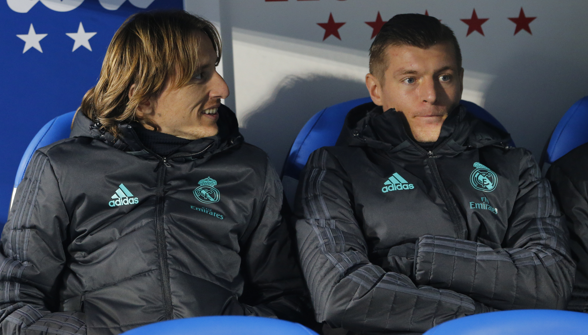 Kroos y Modruc, en el banquillo la noche que el Legans elimin al Real Madrid en la Copa/RAFA CASAL
