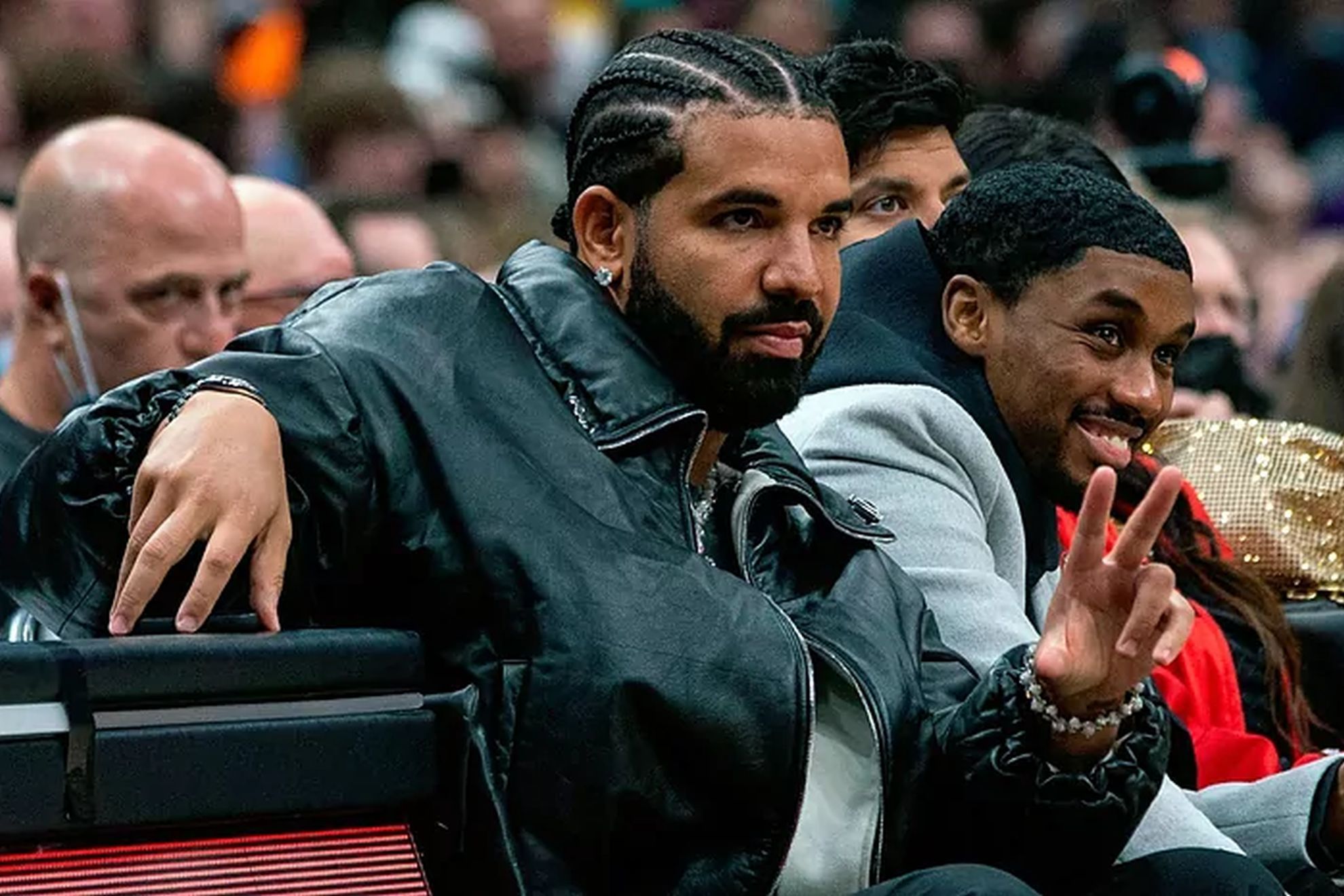 Drake's sports betting curse continues. How much money did he lose on the Final Four?