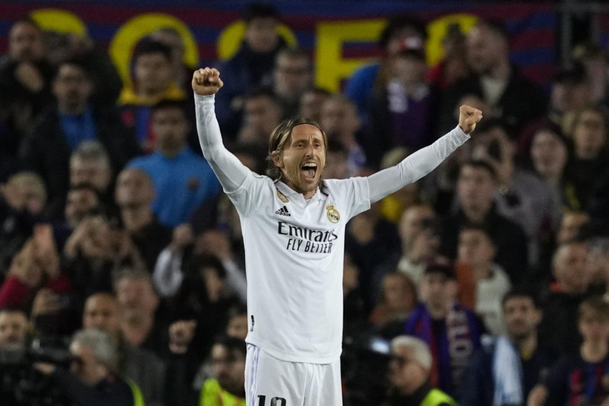 Modric celebra uno de los goles en el Camp Nou