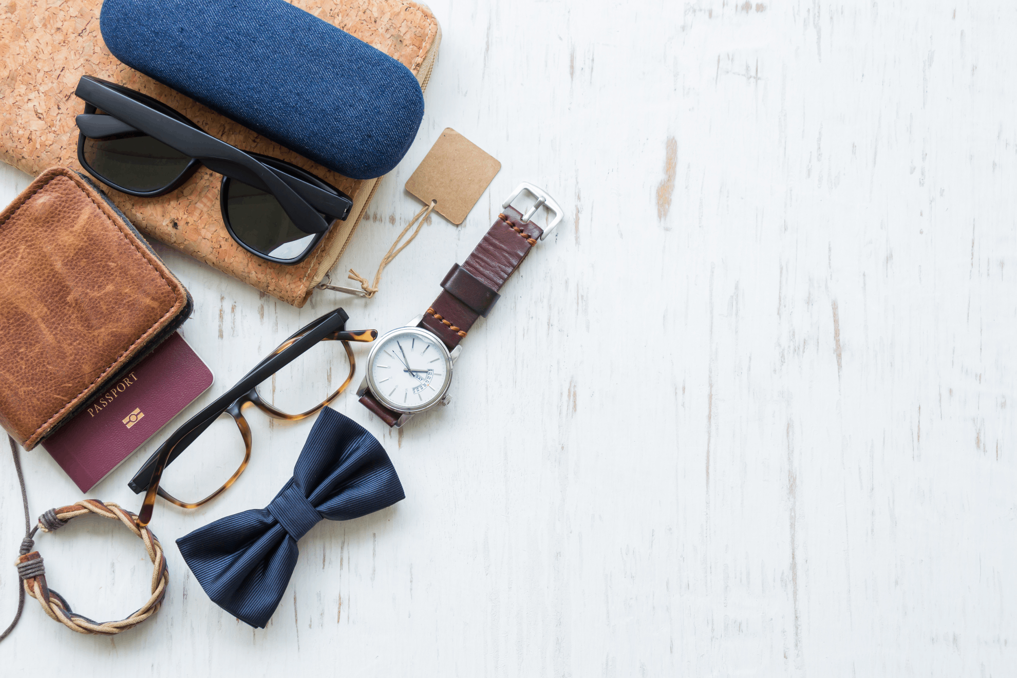 Los accesorios para hombre más vendidos en Amazon: gafas de sol, gorras, cinturones, carteras...