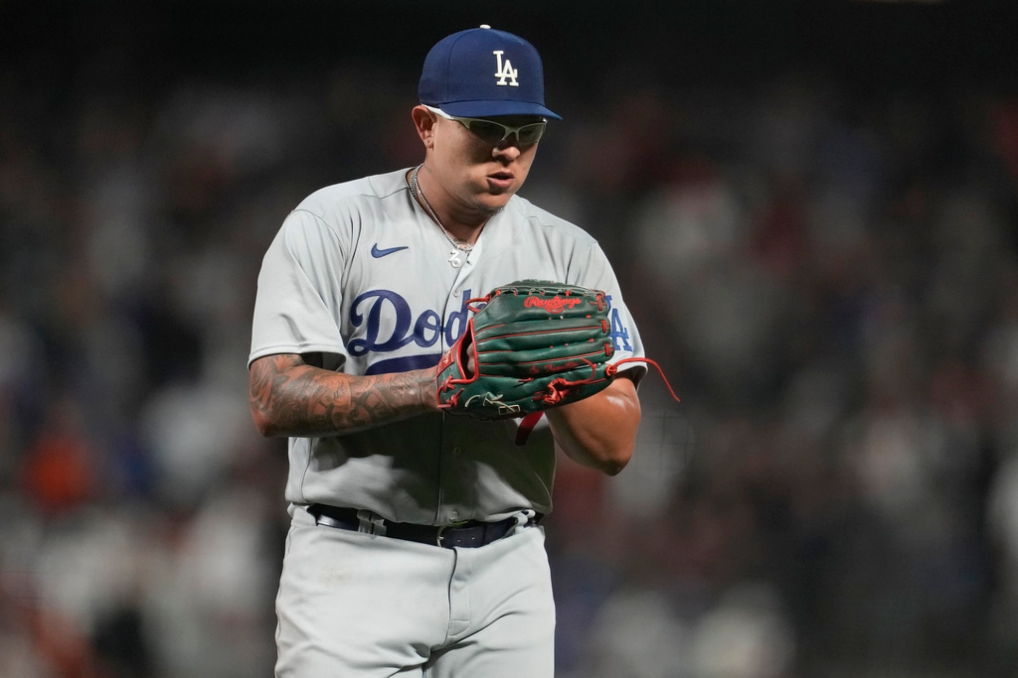 Julio Urias and Max Muncy shine with his third win of the season at Giants Oracle Park