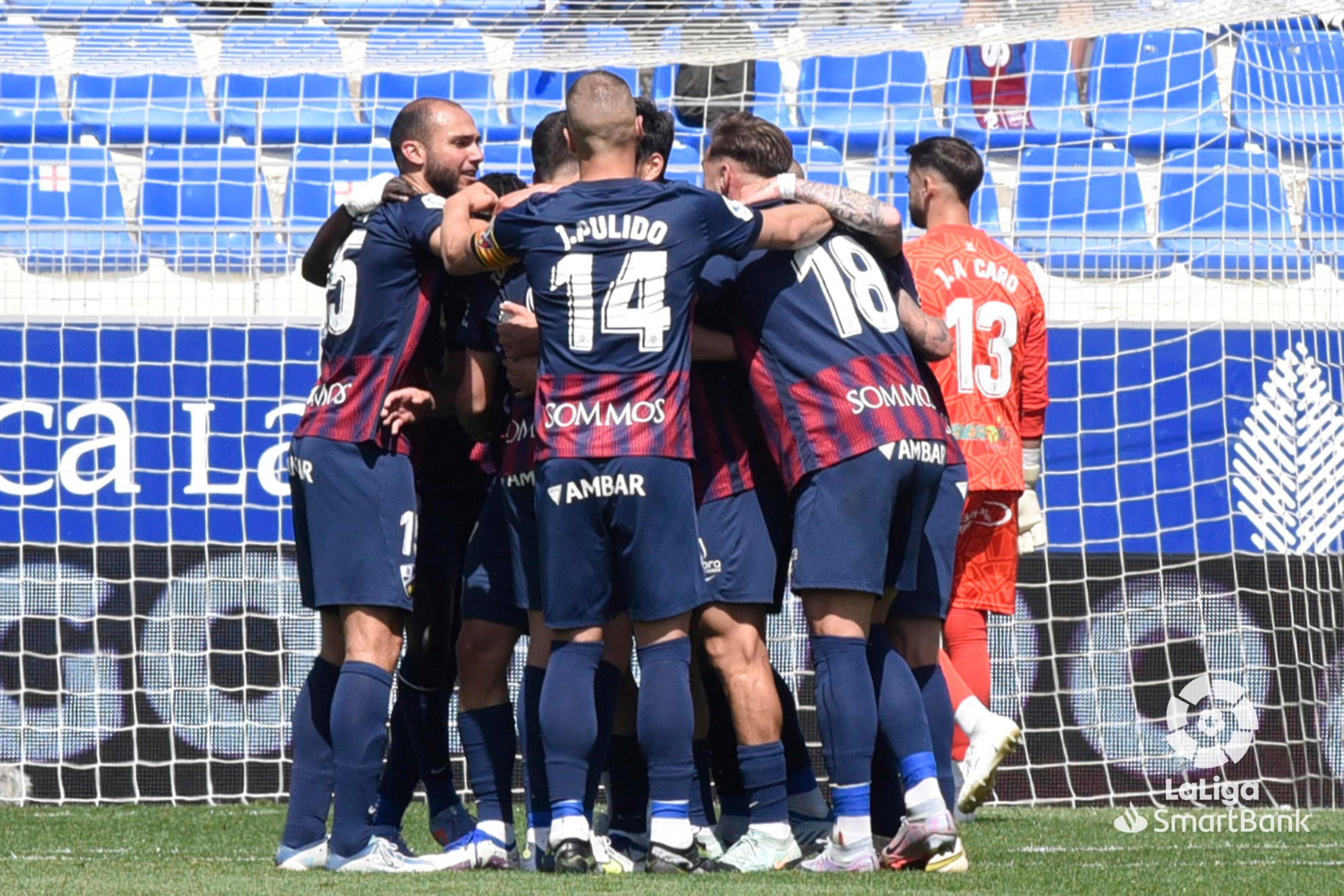 Los jugadores del Huesca celebran un gol esta temporada.