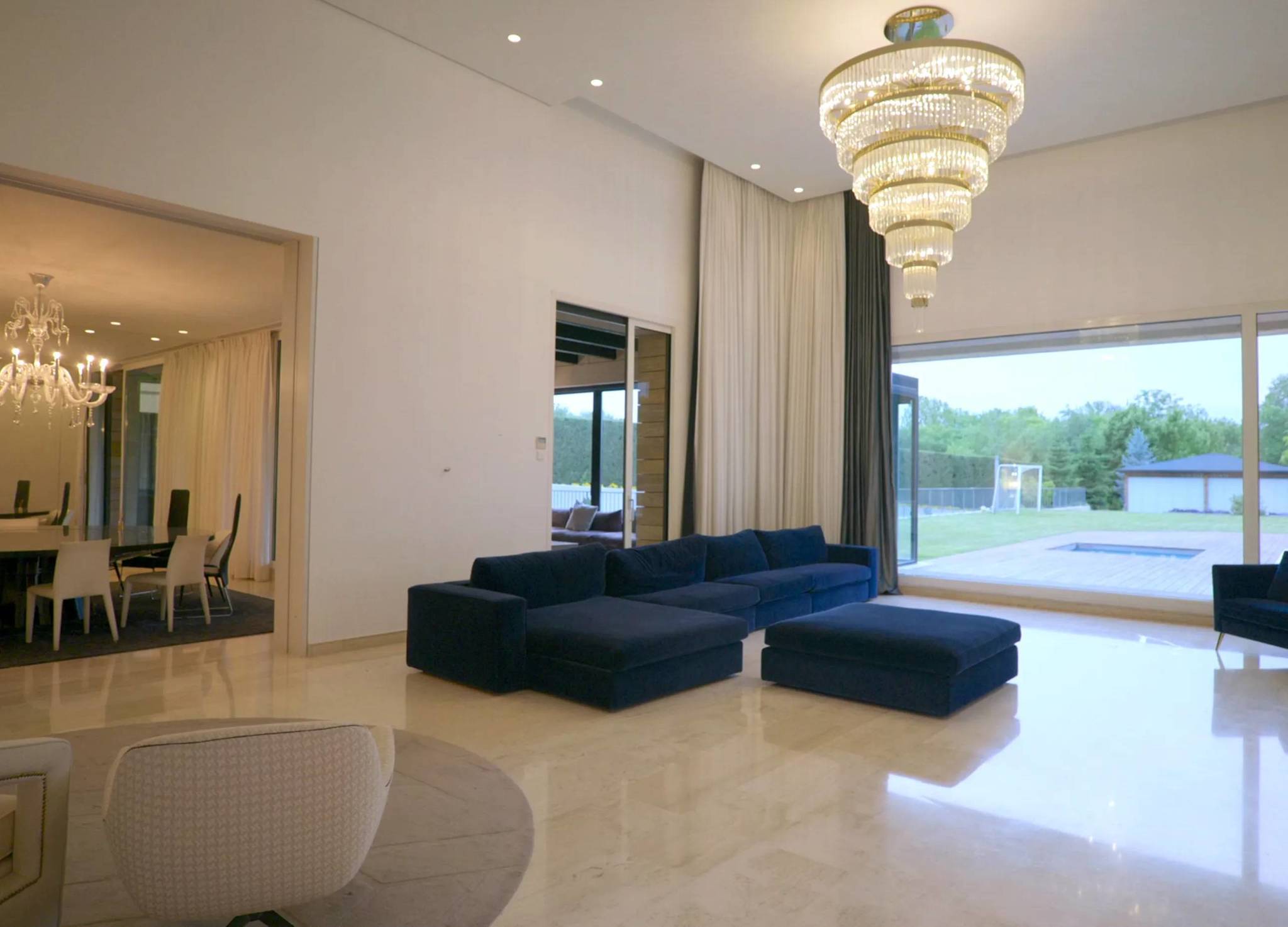 عکس | عمارت لاکچری رونالدو و جورجینا/با 10 هزار یورو در اتاق کریستیانو بخوابید!