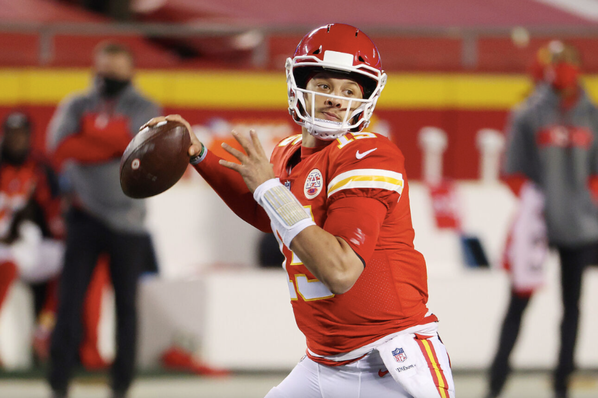 Patrick Mahomes reacts to NFL turf debate after Aaron Rodgers injury