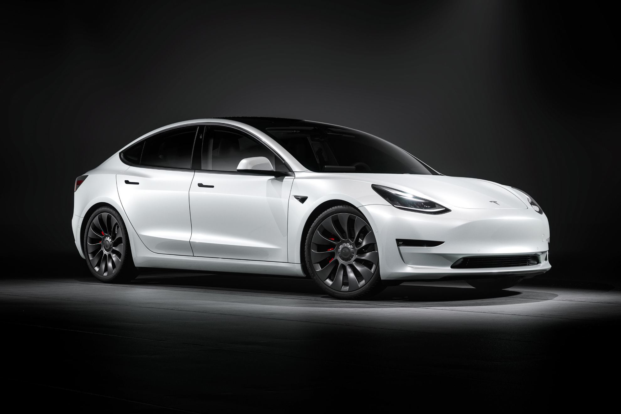El Tesla Model 3 ha bajado considerablemente su precio: más de 5.000 euros de rebaja