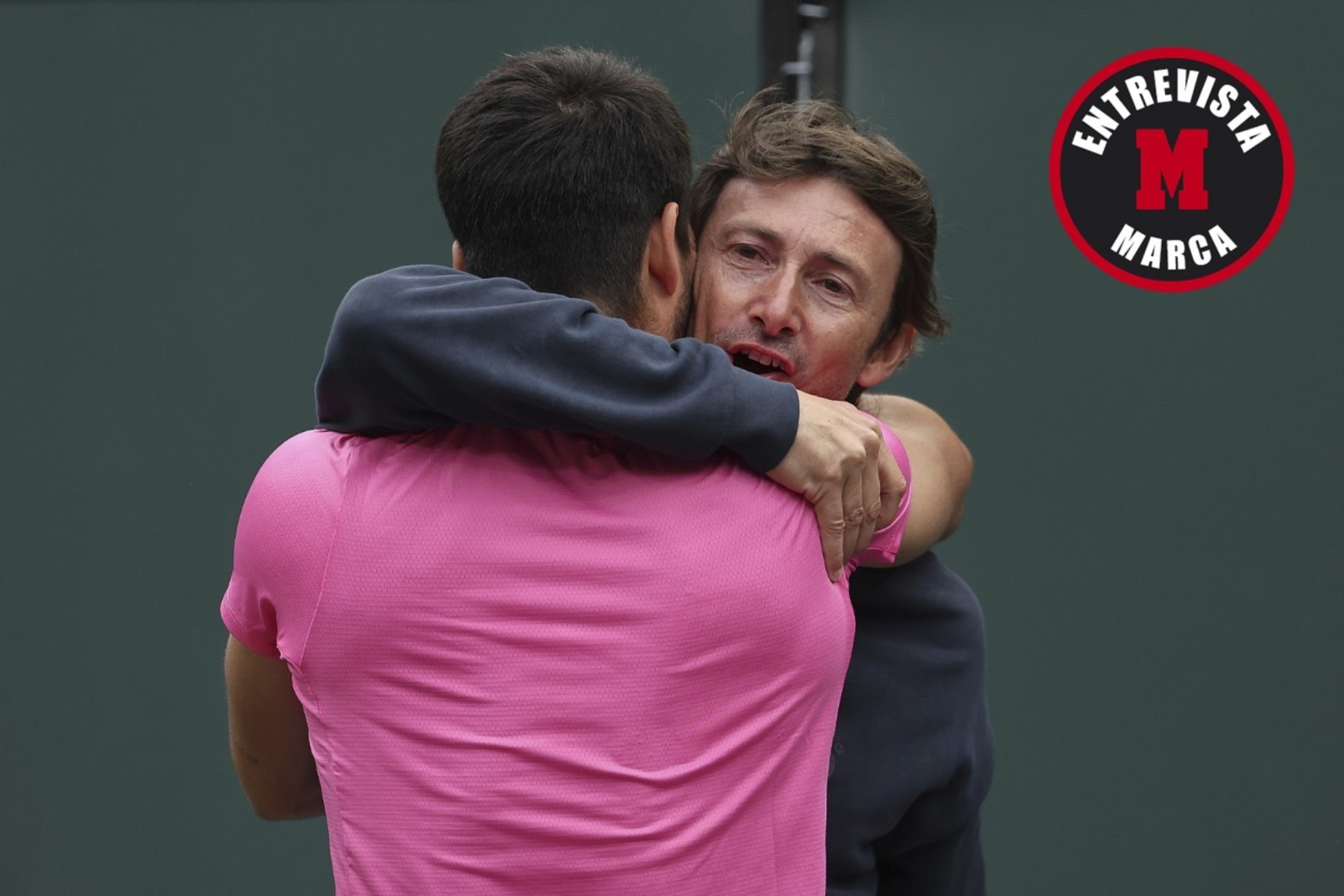 Ferrero abraza a su pupilo tras la consecución de Indian Wells