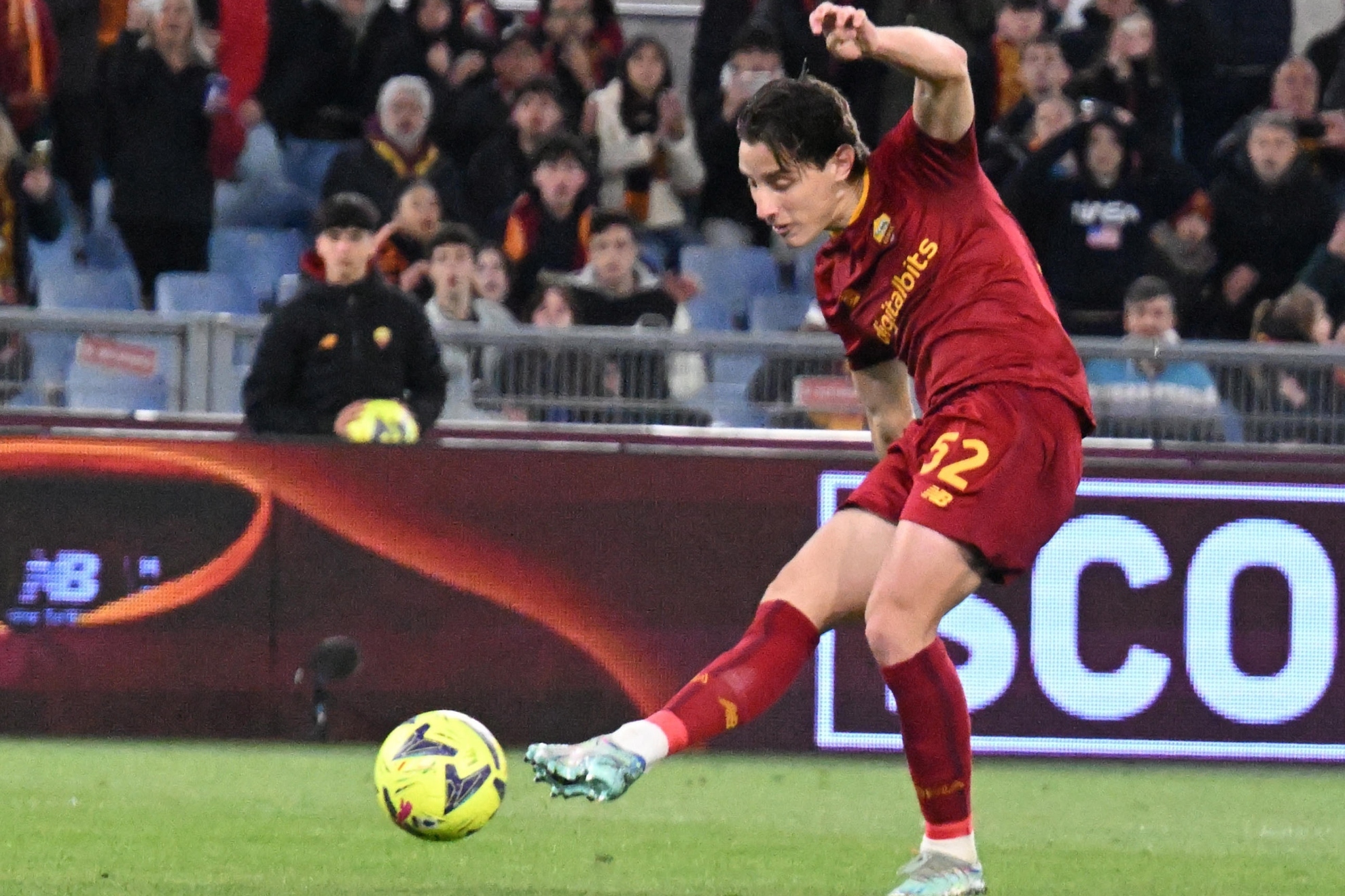 Edoardo Bove marca el 2-0 de la Roma contra Udinese.