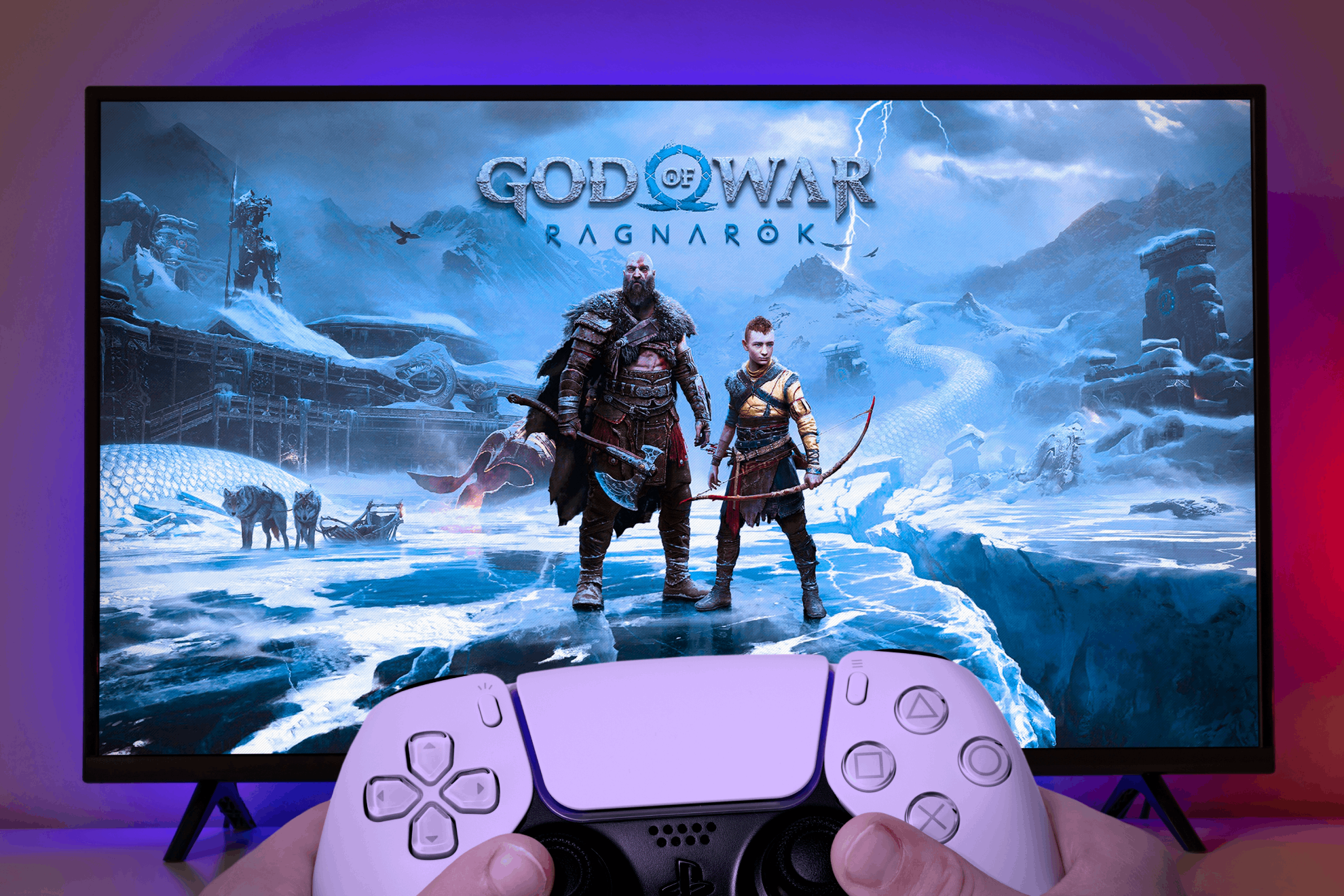 Entre las ofertas de hoy está la PS5 con el videojuego de 'God of War'.