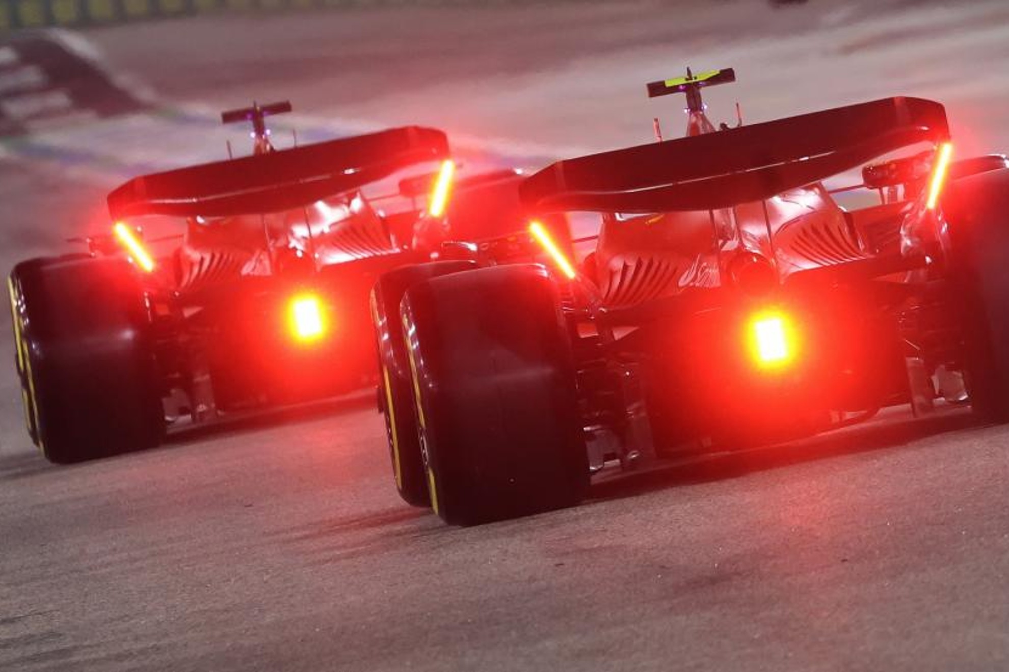 Carlos Sainz y Charles Leclerc, en una Gran Premio de este año.