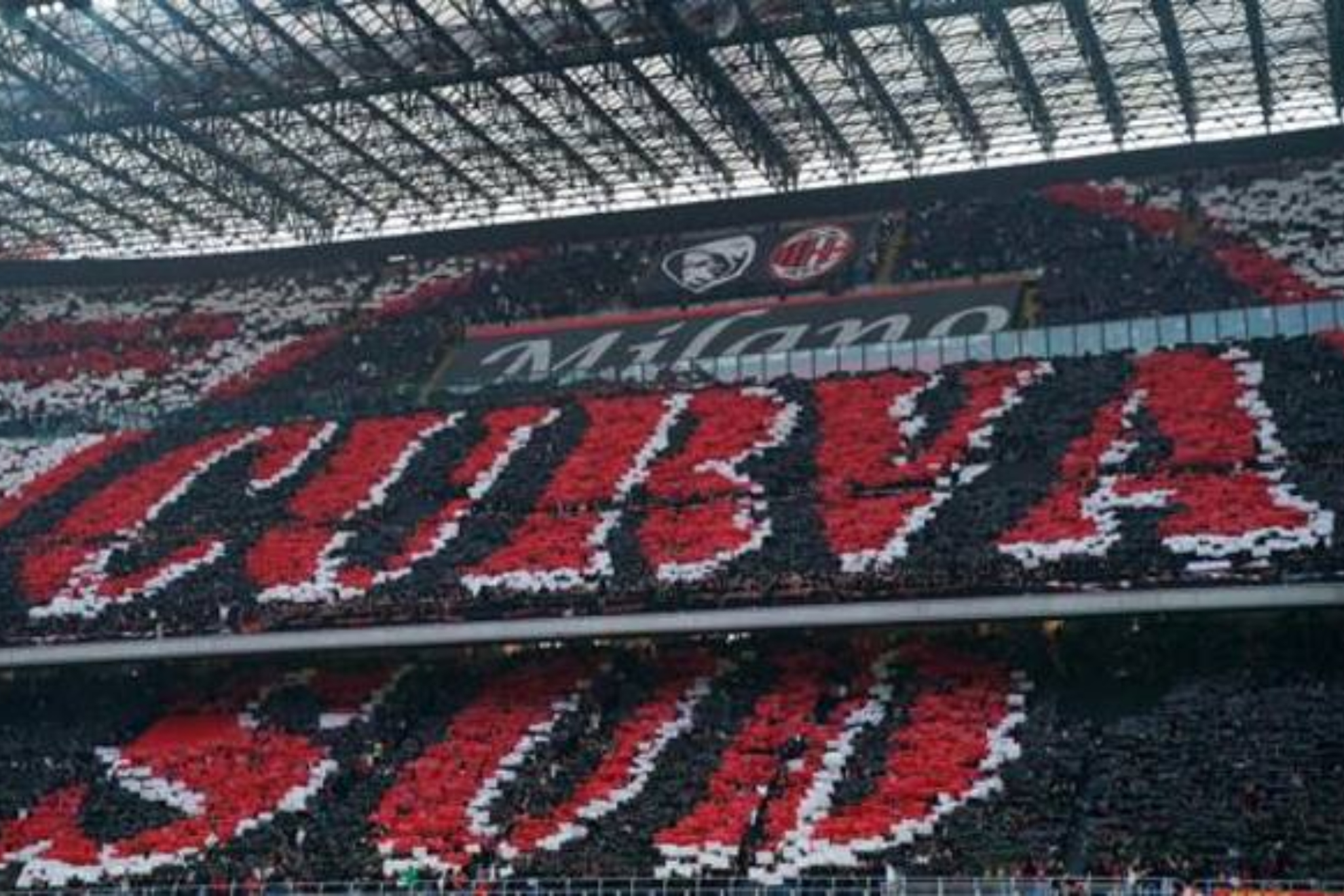 AC Milan fans to choose design of scarves for the match against Lazio