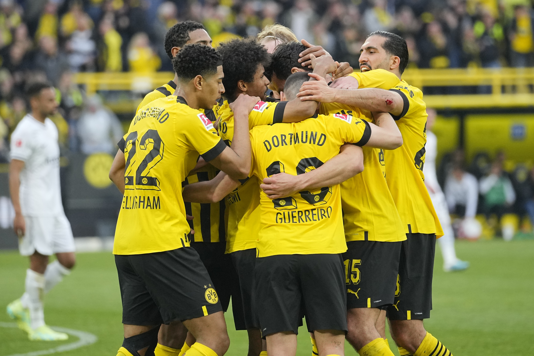 El Dortmund celebra su triunfo ante el Eintracht.