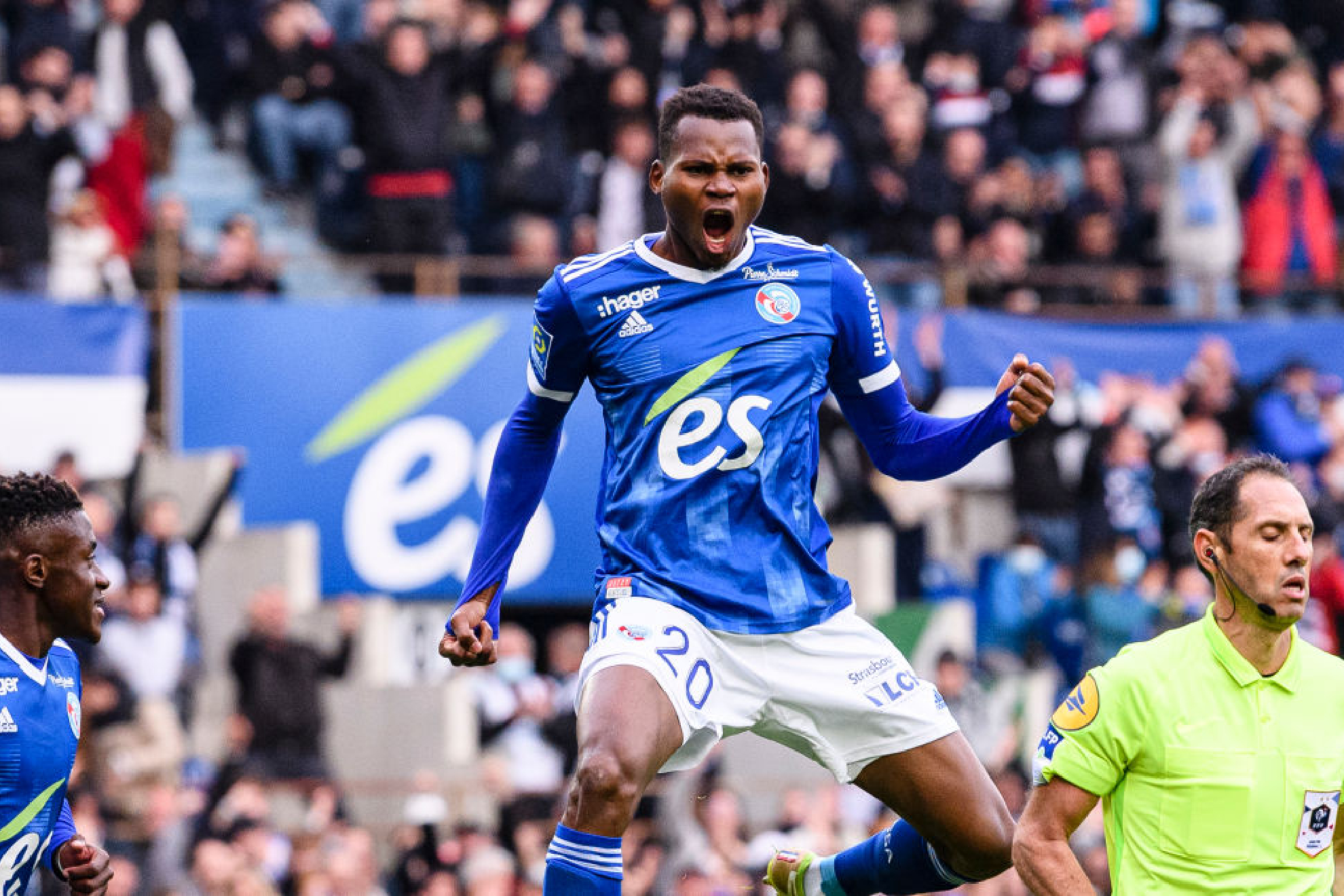 Diallo celebra un gol con el Estrasburgo.