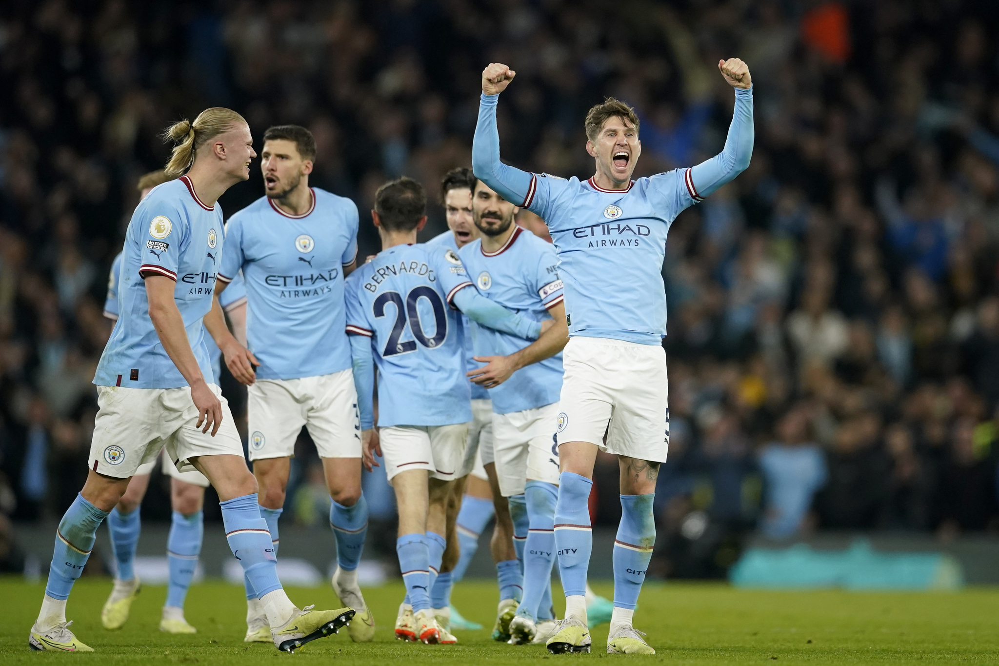 Los jugadores del Manchester City celebran el 2-0.